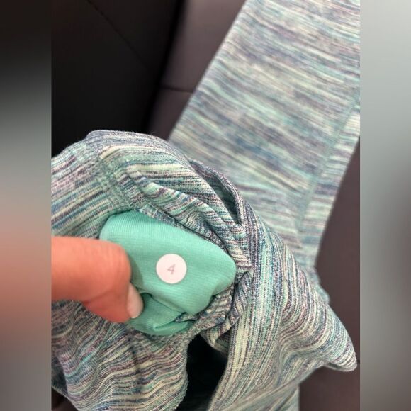 Lululemon Wunder Under Crop (Hi-Rise) - Picture 11 of 12